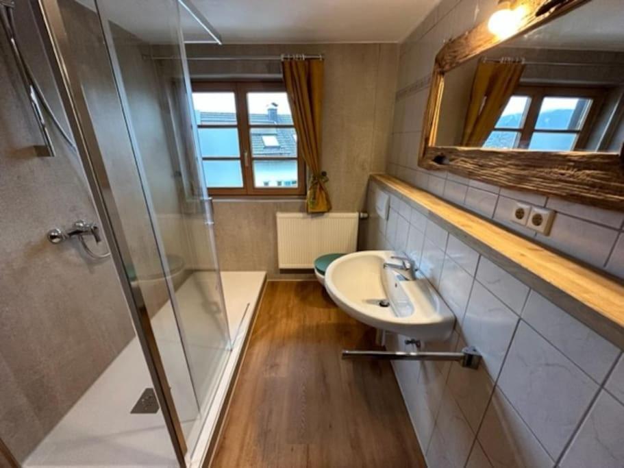 Charmante Farbenfrohe Wohnung Fuer Zwei Fischbachau Exteriér fotografie